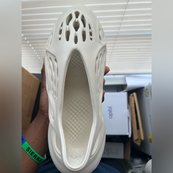 Yeezy Foam Runner Ararat Size 12 Men’s - Picture 4 of 11